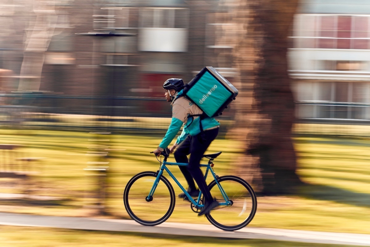 Uno de los riders de Deliveroo.