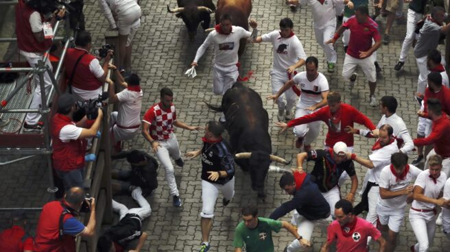 Los toros de Núñez del Cuvillo vuelan en un encierro con al menos tres heridos