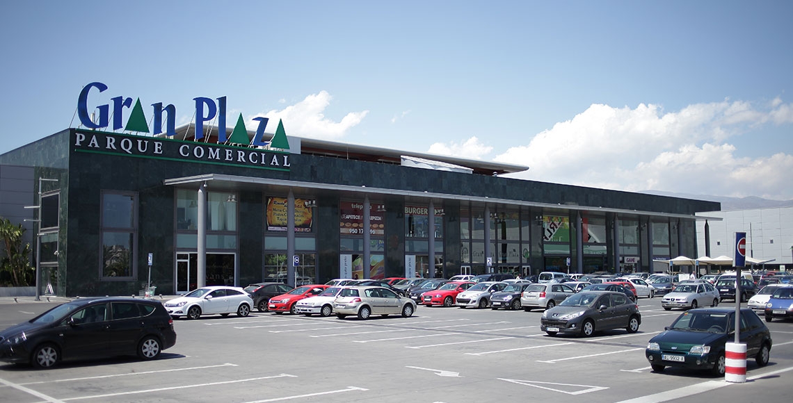 Centro comercial Gran Plaza, en Roquetas de Mar (Almería), propiedad de la Socimi GGC.