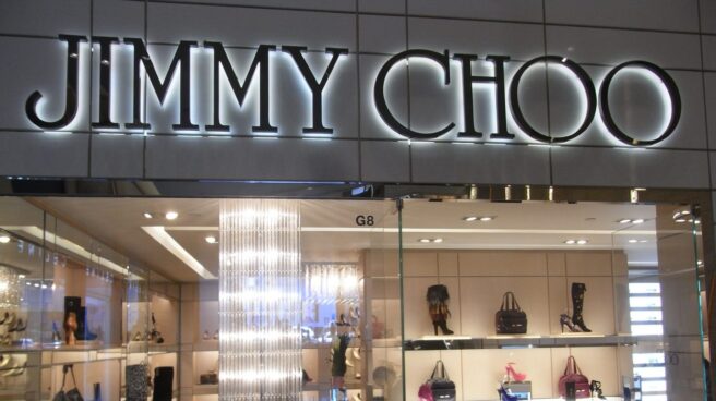 Vista general de un establecimiento de la firma Jimmy Choo, ahora propiedad de Michael Kors.