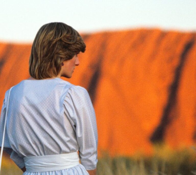 Agosto, Mijail, Diana