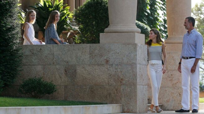 marivent-rey Los Reyes con sus hijas en Mallorca.