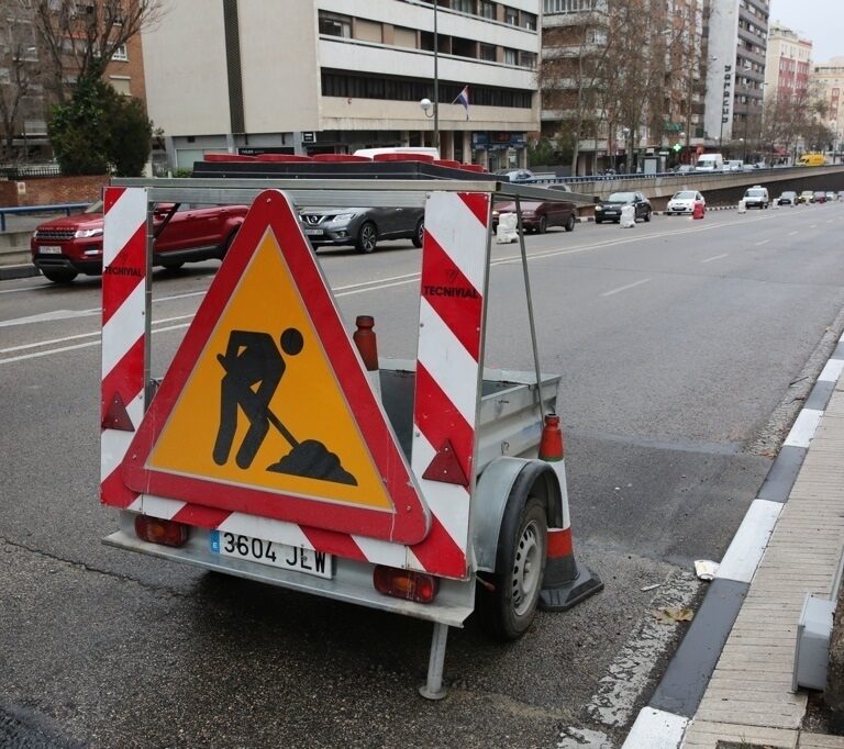El Govern avala reemprender las obras municipales al tiempo que tacha de irresponsable al Gobierno