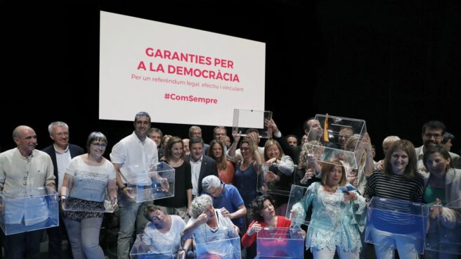 Presentacion del referendum en el Teatro Nacional de Cataluña. Presentacion del referendum en el Teatro Nacional de Cataluña.