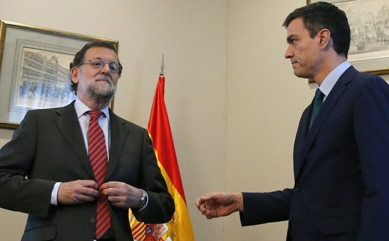 Rajoy y Sánchez concluyen su reunión en Moncloa tras casi tres horas