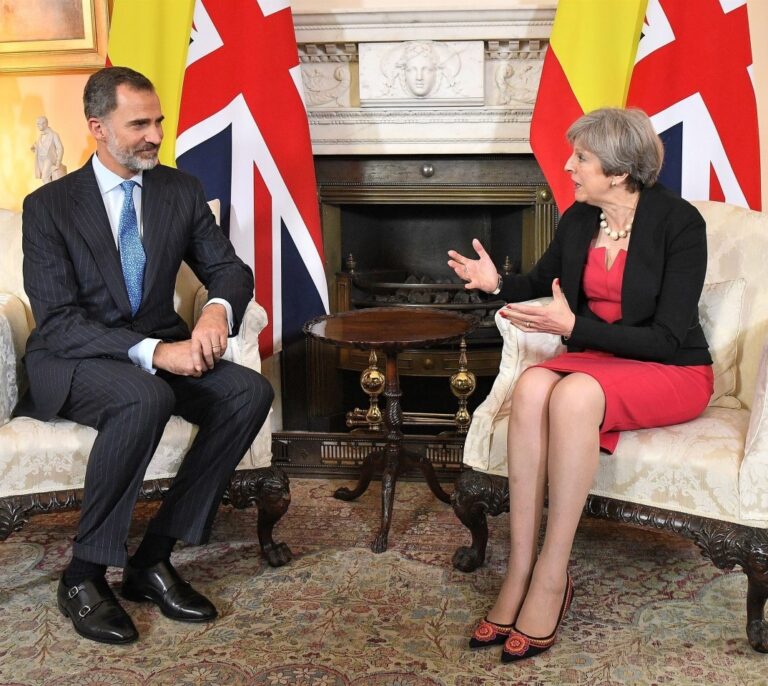 Theresa May se compromete a reforzar la relación con España tras el Brexit