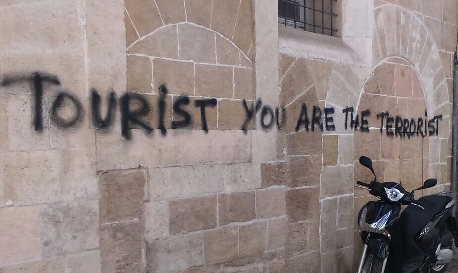 Pintada contra la llegada de turistas en Palma de Mallorca.