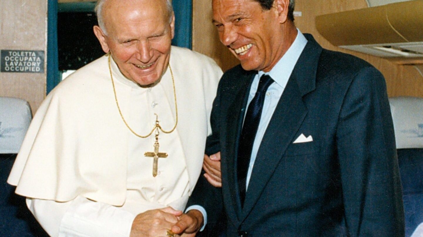 Joaquín Navarro-Valls, junto a Juan Pablo II.