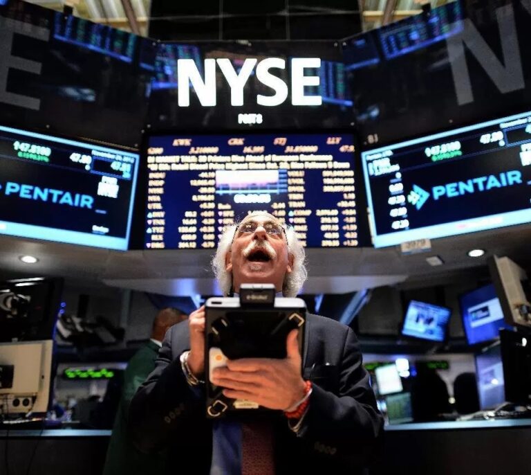 El valor de las bolsas supera el de la economía global por primera vez desde 2007