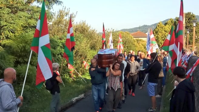 20170713_120624 Traslado del féretro del preso de ETA Kepa Del Hoyo al cementerio de Galdakao.