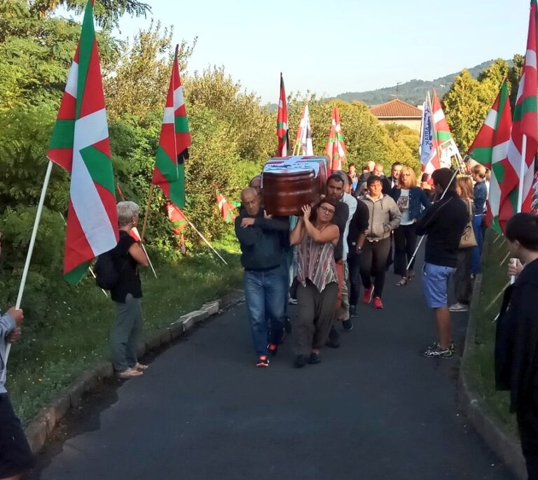 La izquierda abertzale se vuelca para utilizar contra el PP la muerte de Del Hoyo