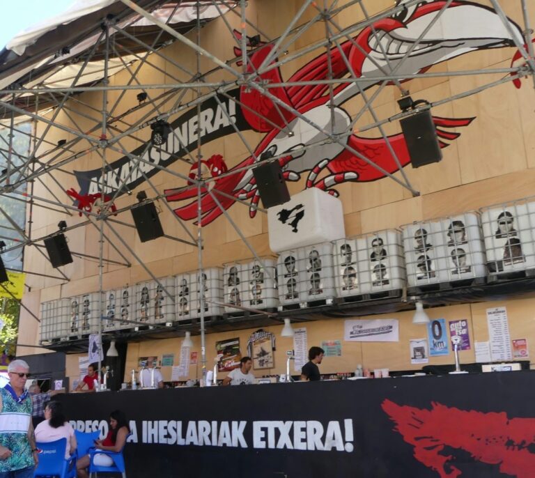 Denuncian ante la Audiencia Nacional la colocación de imágenes de presos de ETA