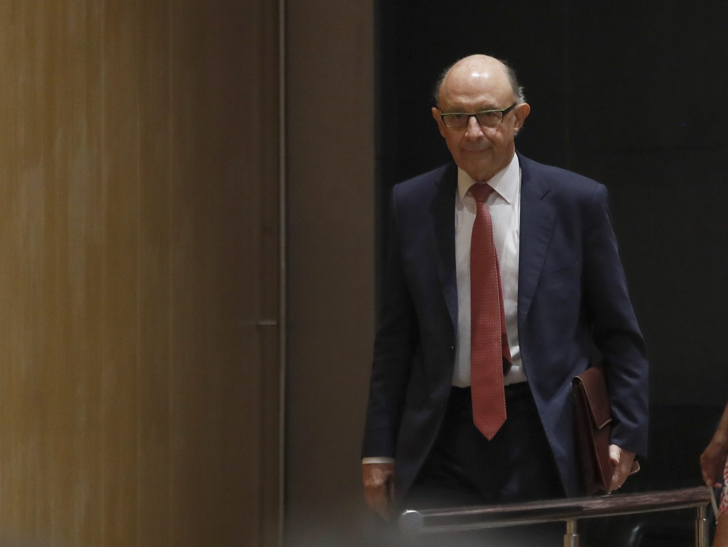 El ministro de Hacienda, Cristobal Montoro, explica que Cataluña seguirá contando con financiación para los servicios públicos.