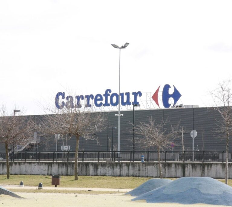 Carrefour retira unas toallitas para bebés contaminadas por una bacteria