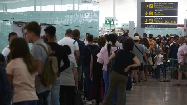 Colas en el aeropuerto de El Prat. Colas en el aeropuerto de El Prat.