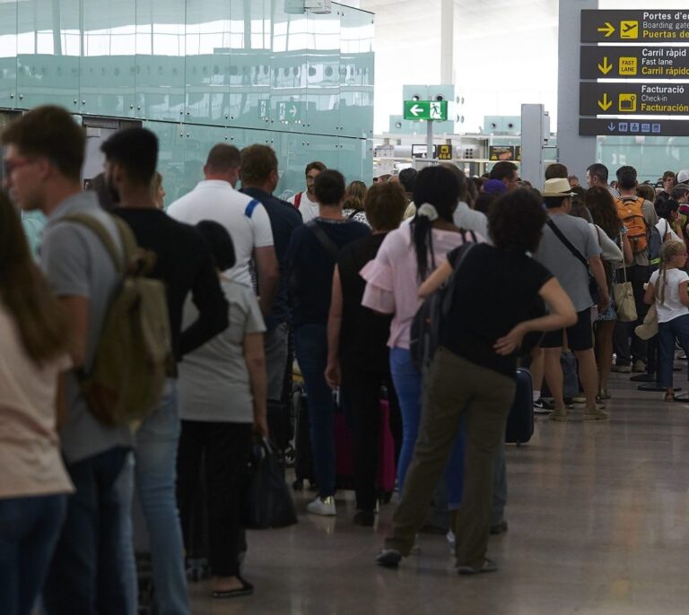 ¿Qué le puede reclamar a Ryanair si se ha visto afectado por la suspensión de su vuelo?