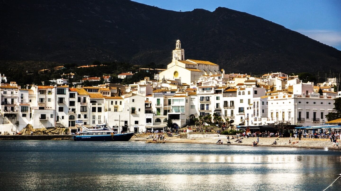 Imagen de la localidad de Cadaqués (Gerona)