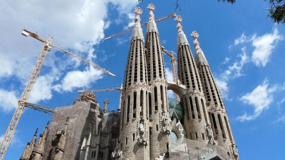 Vista de la Sagrada Familia de Barcelona (Cataluña).