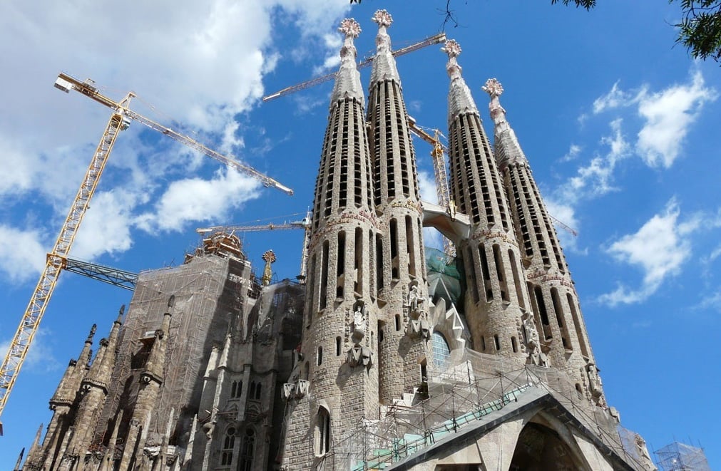 Vista de la Sagrada Familia de Barcelona (Cataluña).