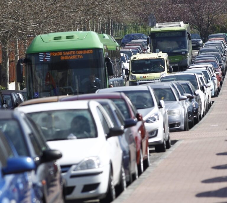 La UE prohibirá la venta de coches de gasolina, diésel, gas e híbridos desde 2035