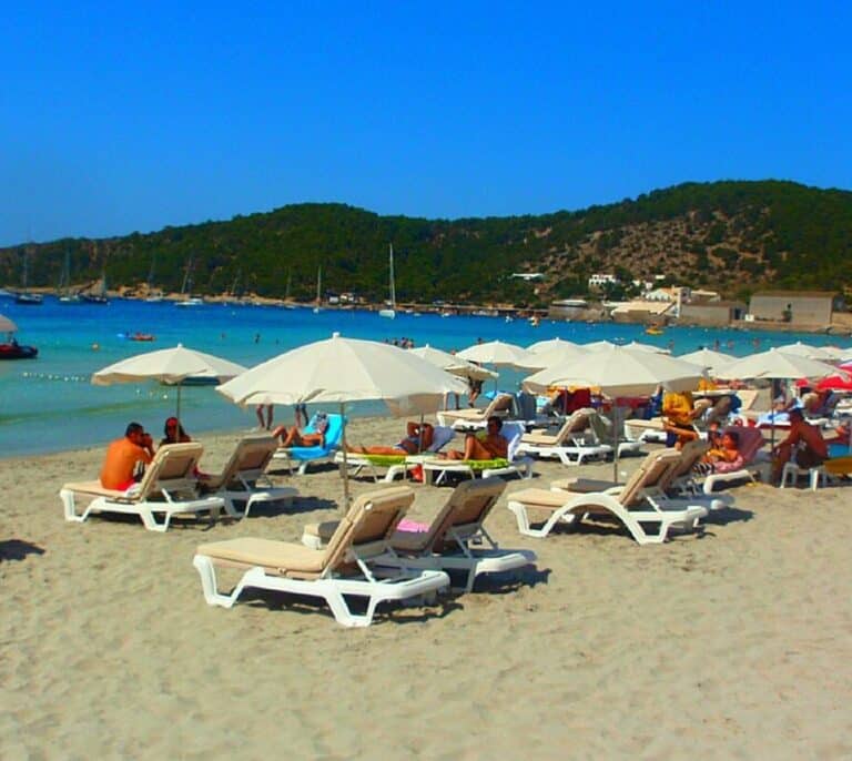 España sufre su segundo verano con menos turistas por la caída de británicos y alemanes