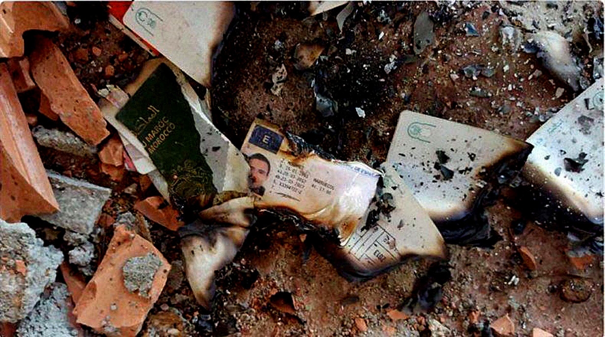 Documentación quemada de los yihadistas que apareció en Riudecanyes.