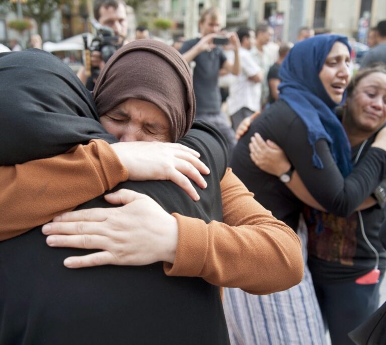 La madre de Younes Abouyaaqoub pide a su hijo que se entregue