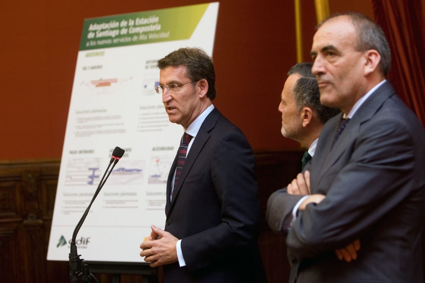 Manuel Niño, actual secretario general de Infraestructuras, en un acto en 2015 con el presidente gallego Núñez Feijóo.