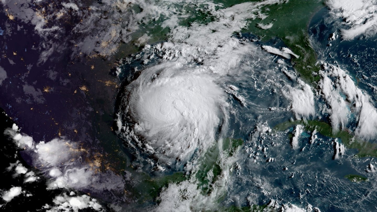 Imagen de satélite de la tormenta tropical Harvey convertida en huracán en el Golfo de México.