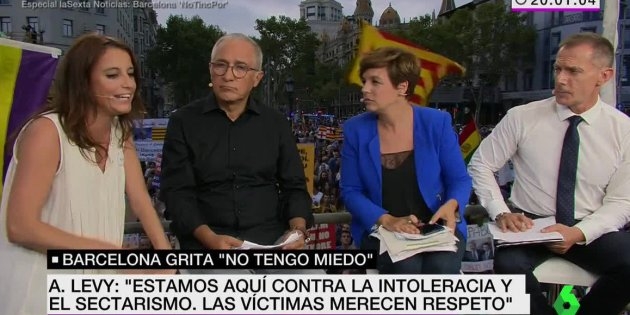 Andrea Levy, abucheada en directo en la manifestación de Barcelona.