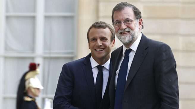 Emmanuel Macron y Mariano Rajoy, en agosto de 2017 en París.