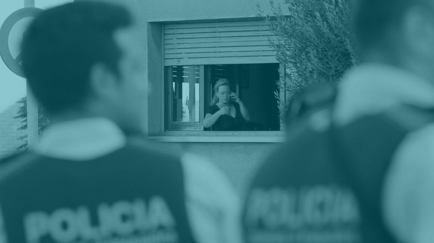 Dos mossos en Sant Sadurni da Noia.