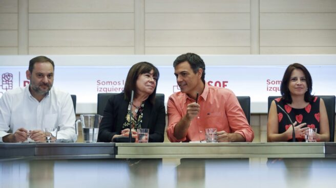 José Luis Ábalos, Cristina Narbona, Pedro Sánchez y Adriana Lastra, en la ejecutiva del PSOE.