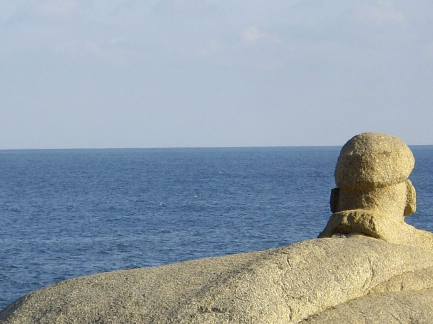 El busto de Neruda frente al océano, en Isla Negra.