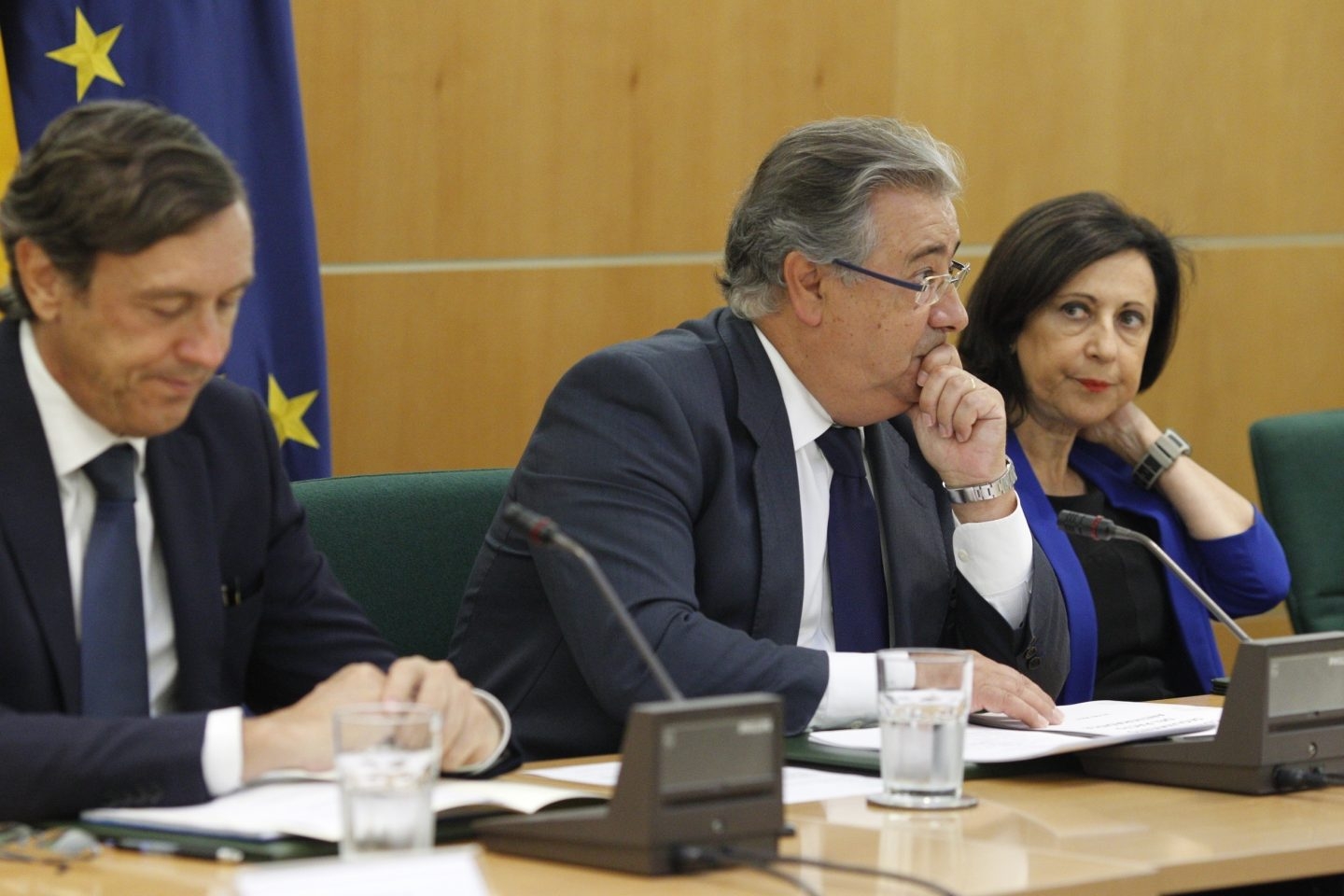 El ministro del Interior, Juan Ignacio Zoido, en el centro, en la reunión del Pacto Antiyihadista.