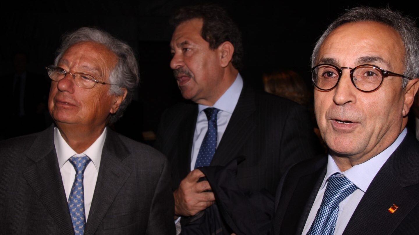 Juan Padrón, junto a Rafael Cortés Elvira y Alejandro Blanco.