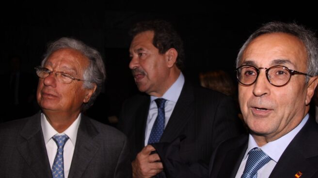 padron Juan Padrón, junto a Rafael Cortés Elvira y Alejandro Blanco.