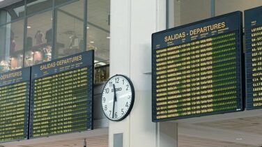Los aeropuertos de A Coruña y Santiago se suman a los paros de El Prat