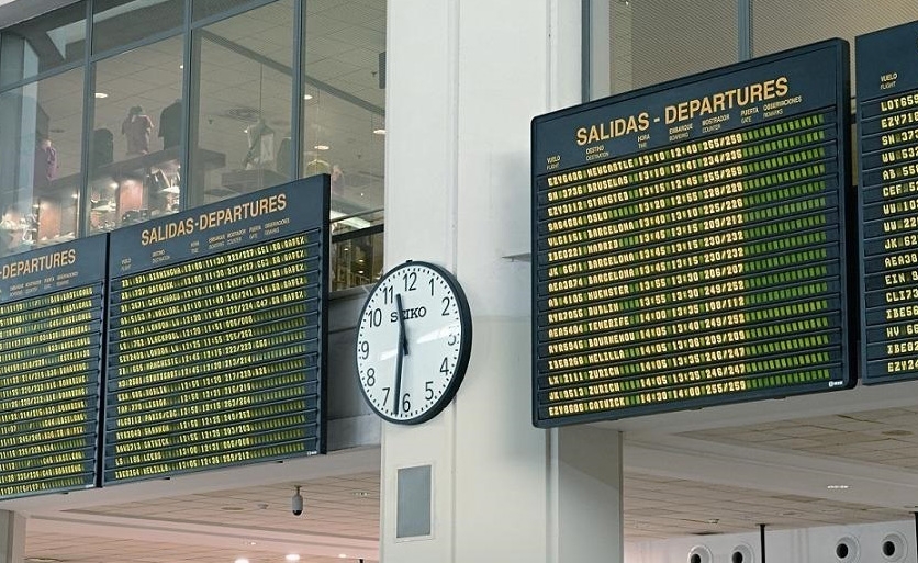 Panel de vuelos en uno de los aeropuertos españoles.