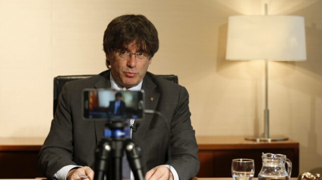 Puigdemont pide comparecer en el Parlament el próximo martes