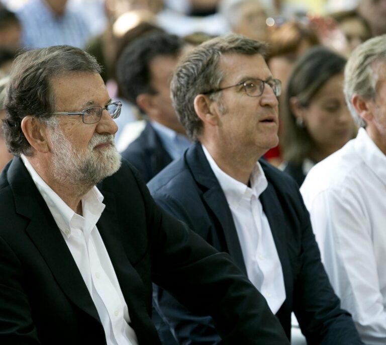 Rajoy pide aparcar diferencias pero Feijóo llama "malditos" a los separatistas
