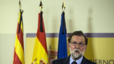 Rajoy y Puigdemont comparecen por separado tras el atentado