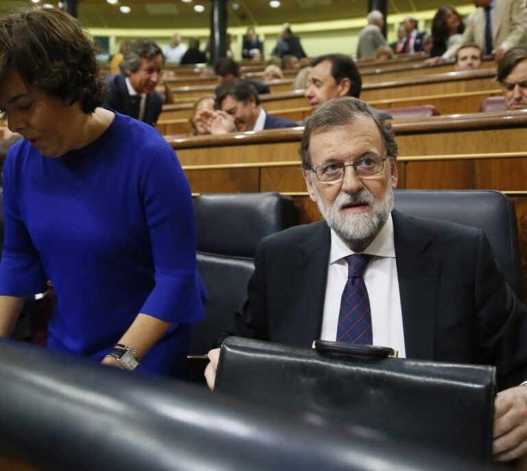 Santamaría, convencida que el Gobierno catalán tiene miedo a firmar leyes ilegales