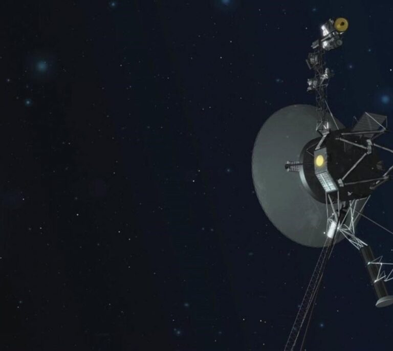 Las Voyager cumplen 40 años de operación llamando a la Tierra a diario