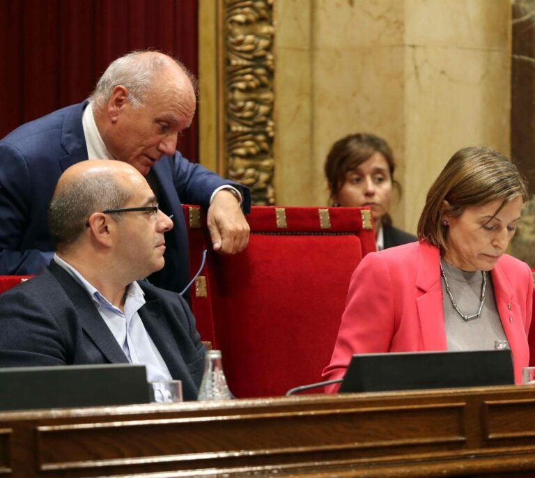 Letrados del Parlament se sienten "coartados y presionados" por Forcadell