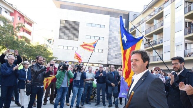 Referéndum 1-O: El alcalde de Oliana (Lleida), Miquel Sala (PDeCAT), en los juzgados de la Seu d'Urgell (Lleida).