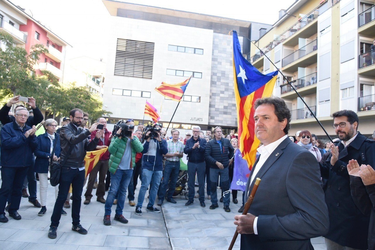 Referéndum 1-O: El alcalde de Oliana (Lleida), Miquel Sala (PDeCAT), en los juzgados de la Seu d'Urgell (Lleida).