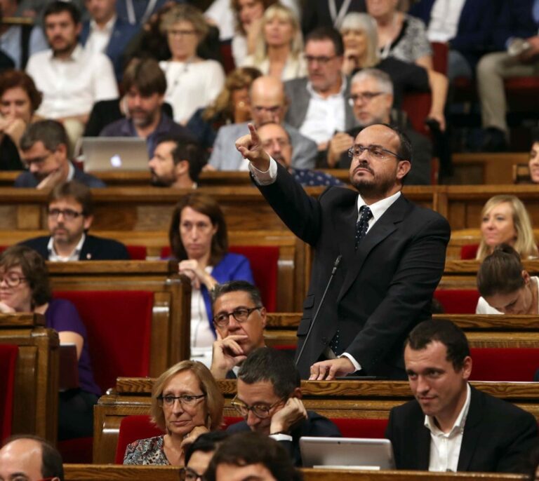 Alejandro Fernández, de Lady Gaga a Manolo Escobar para impulsar al PP catalán