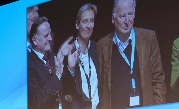 Alexander Gauland-Alice Weidel-ultraderecha-Alemania Los líderes ultraderechistas Alexander Gauland y Alice Weidel, en su proclamación en el congreso de Alternativa para Alemania.