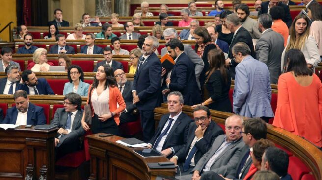 Referéndum 1-O: los diputados de Ciudadanos abandonan el Parlament. Referéndum 1-O: los diputados de Ciudadanos abandonan el Parlament.
